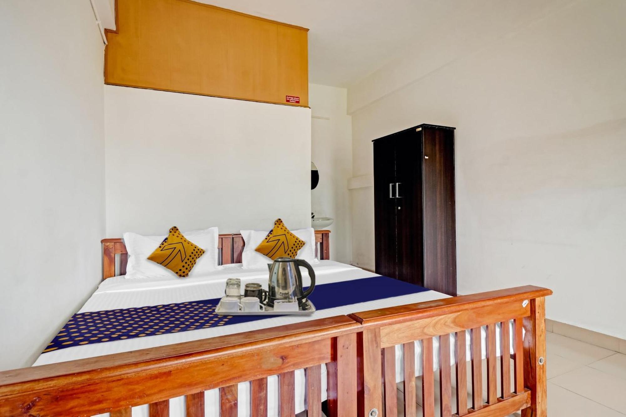 Spot On Jayesh Guest House Nashik Exterior foto